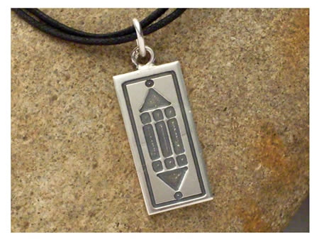 Silberamulett Atlantenring